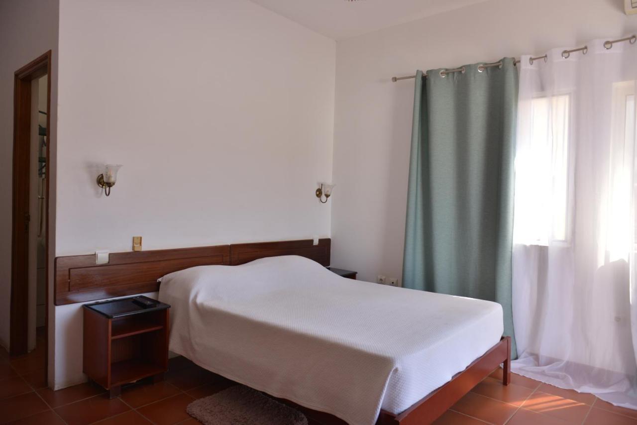 Residencial Che Guevara Bed & Breakfast Bed & Breakfast Mindelo Exterior photo